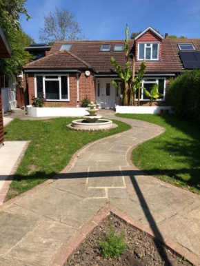 Self contained ensuite double bedroom with own entrance FREE OFF STREET PARKING